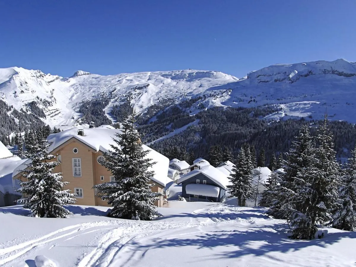 Chalet Spacieux Avec Poele A Bois, Wifi Gratuit, Terrasse, Garage Et Proche Des Pistes - Fr-1-425-122 Flaine 0*,