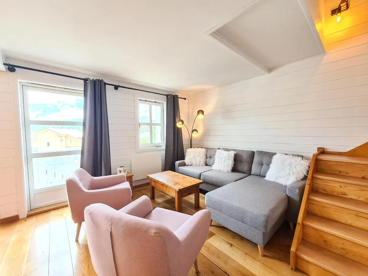 Chalet Spacieux Avec Poele A Bois, Wifi Gratuit, Terrasse, Garage Et Proche Des Pistes - Fr-1-425-122 Flaine